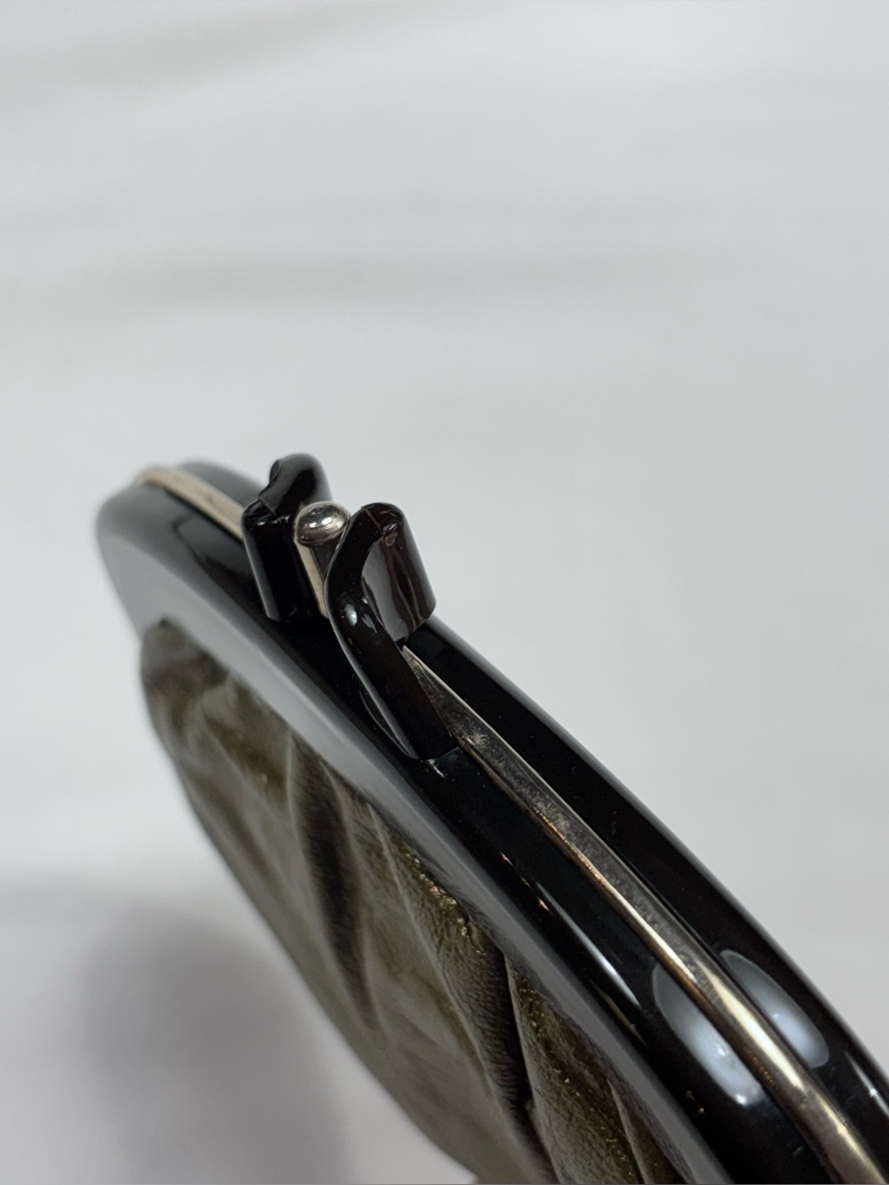 Vintage Italian Genuine Leather Metallic Gold Kiss-Lock Clutch Purse - Picture 11 of 16